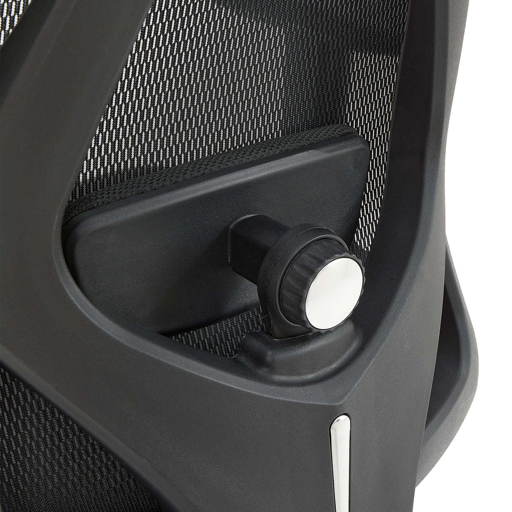This is the product picture of m18 classic office chair