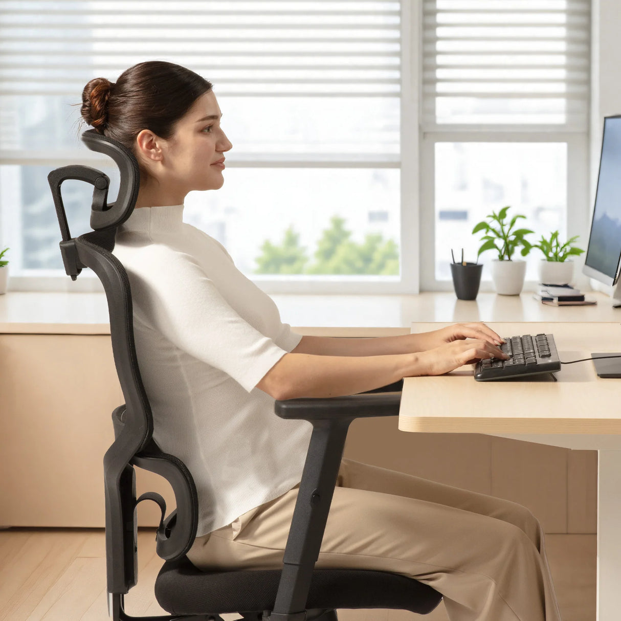 This is the product picture of m56c classic office chair